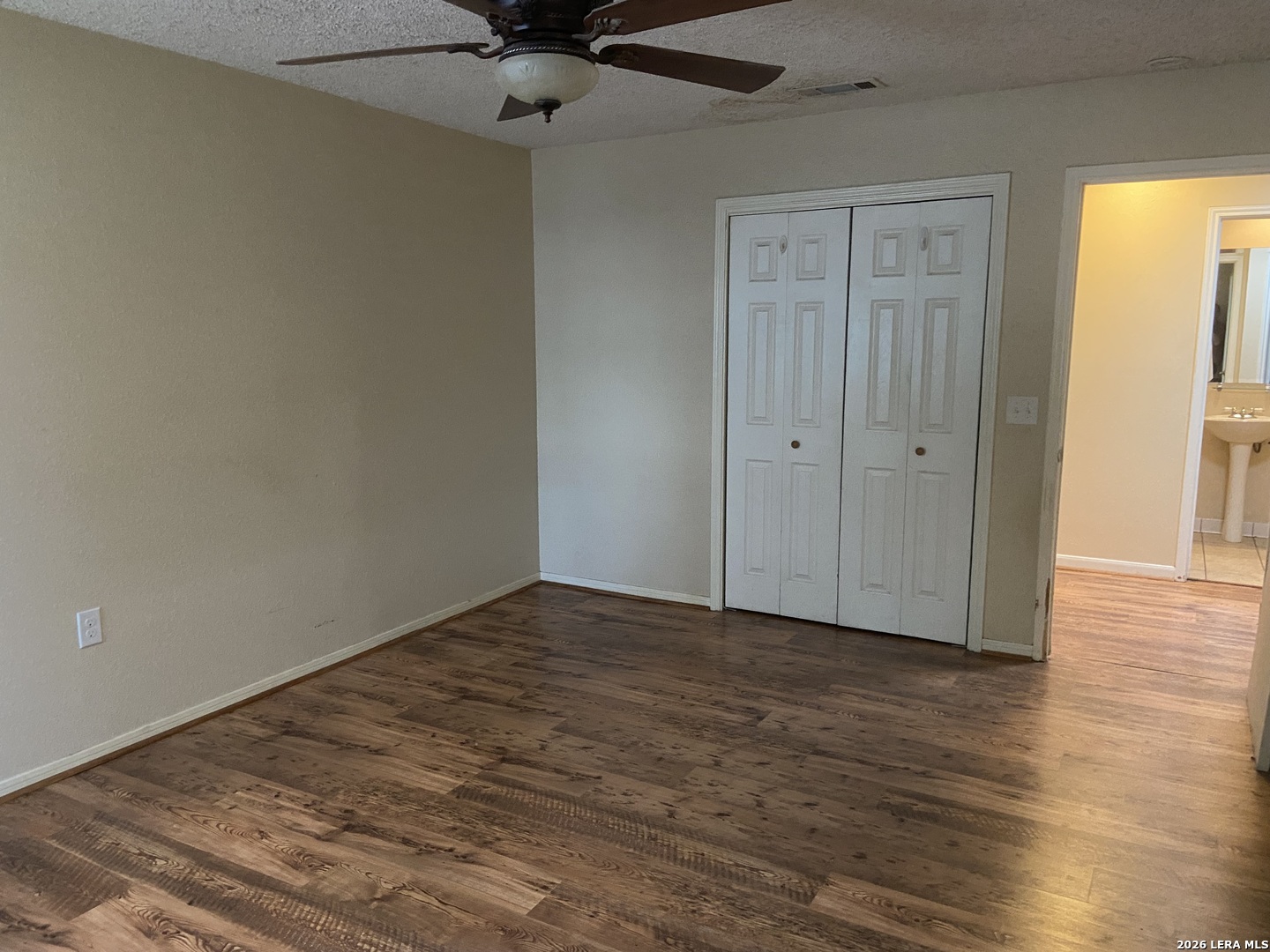 8558 Marathon Universal City TX 78148