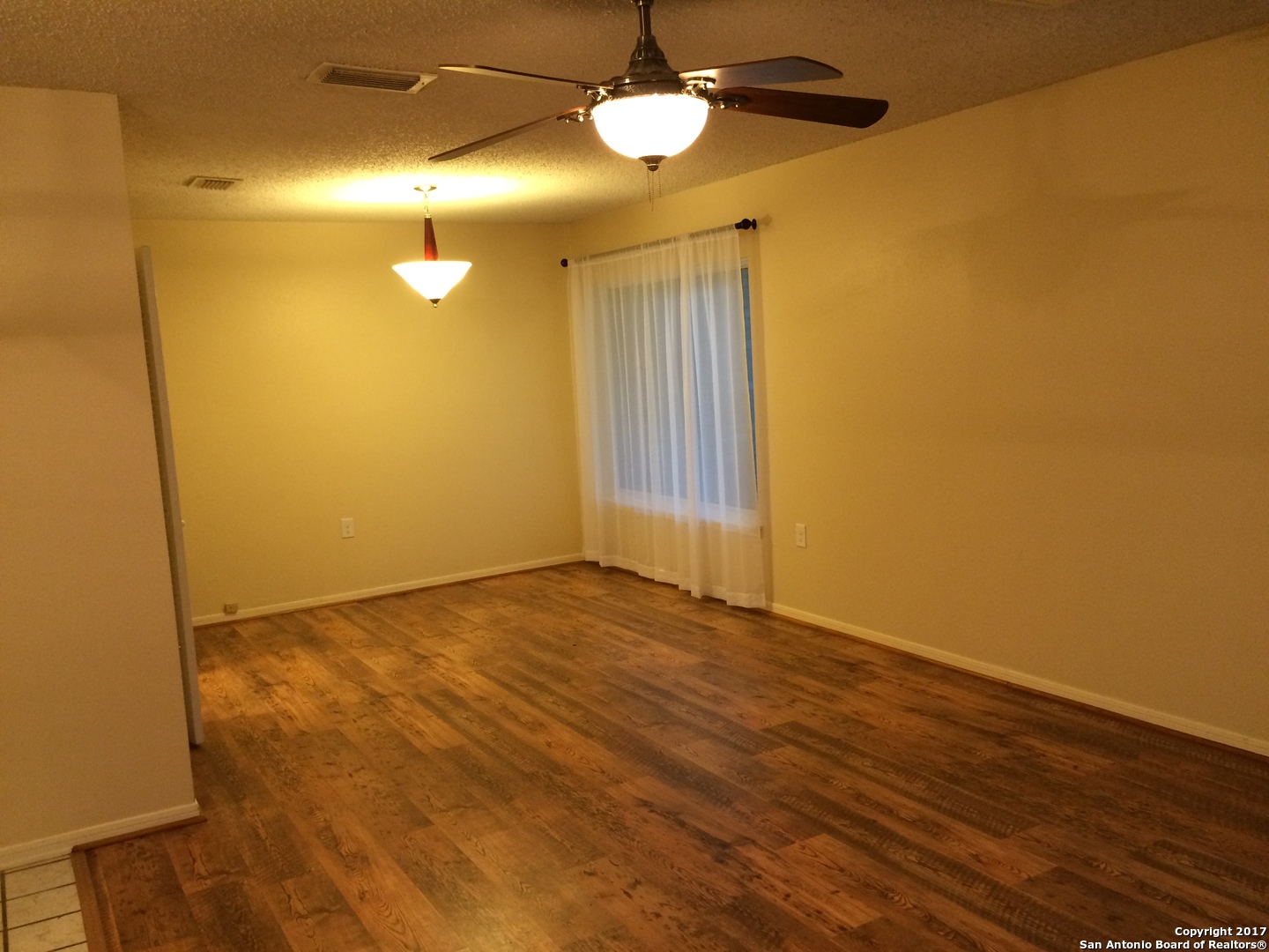 8558 Marathon Universal City TX 78148