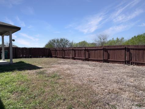 10015 Red Iron Creek Converse TX 78109
