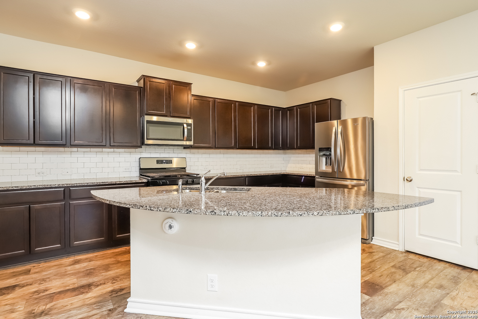 6830 Whisper Grove San Antonio TX 78252