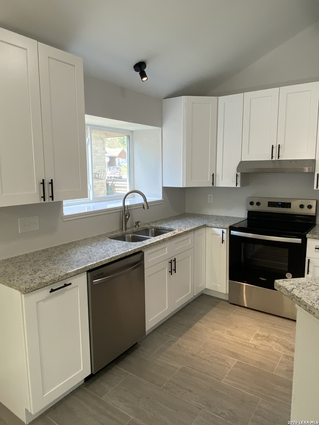 11009 Forest Crown Live Oak TX 78233