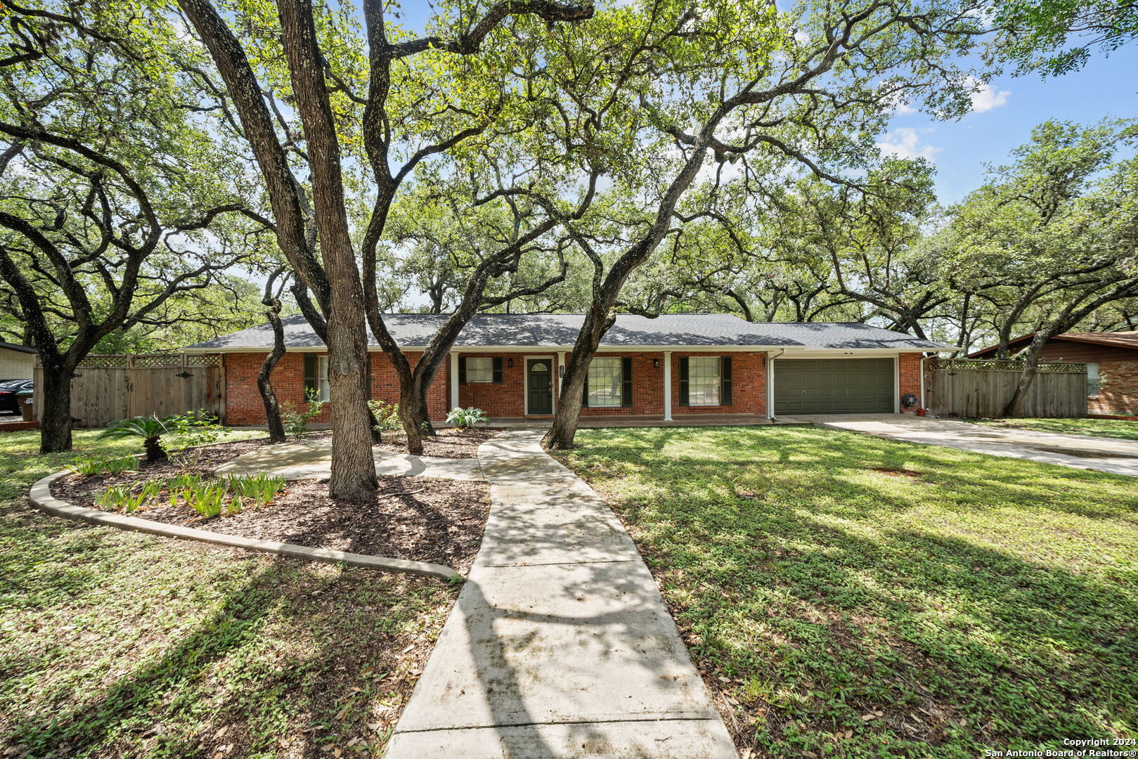 202 Donella Drive Hollywood Park TX 78232