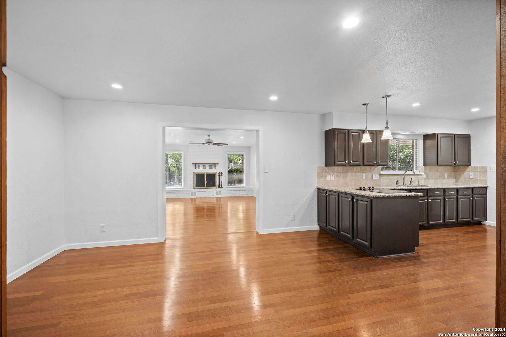 202 Donella Drive Hollywood Park TX 78232
