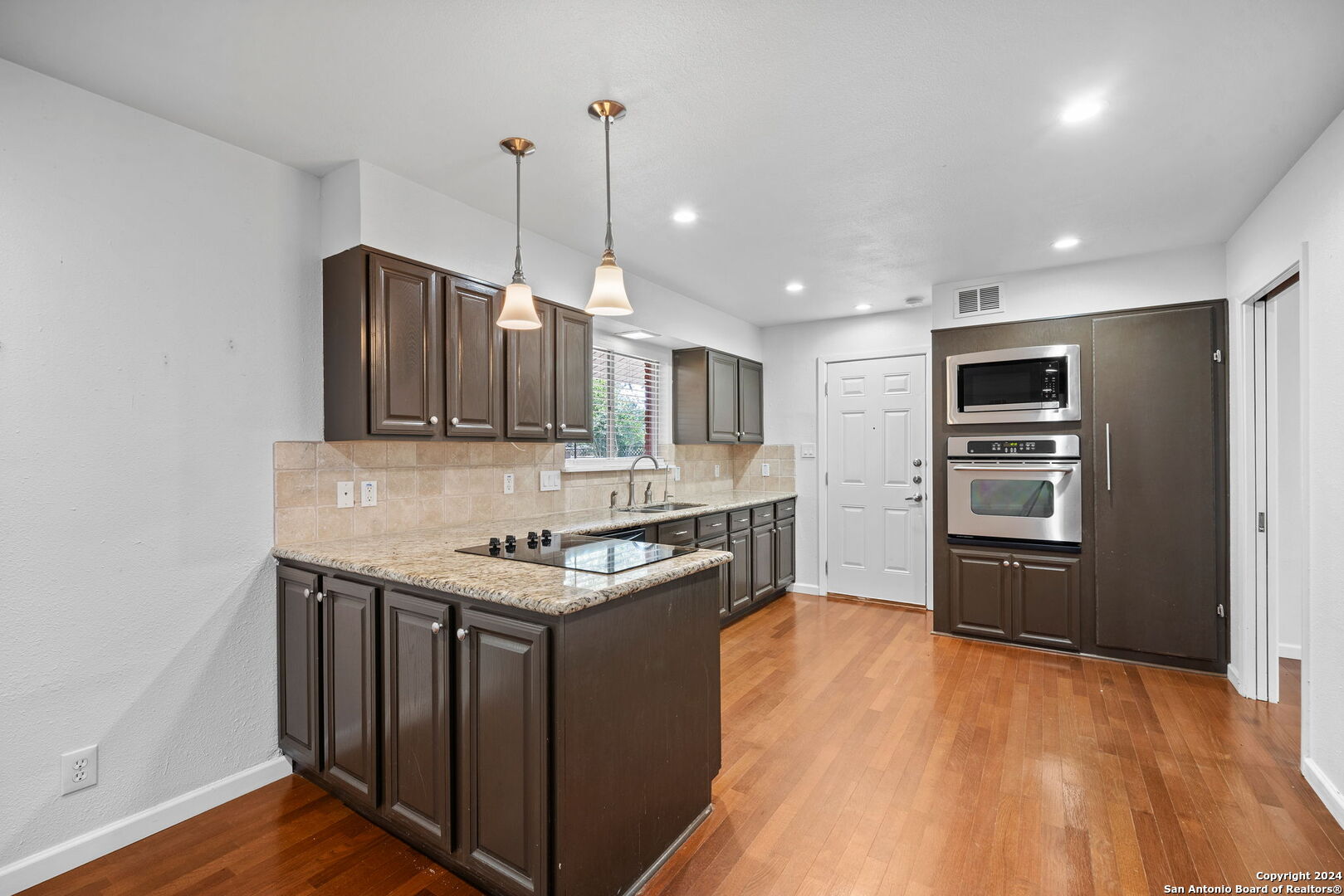 202 Donella Drive Hollywood Park TX 78232