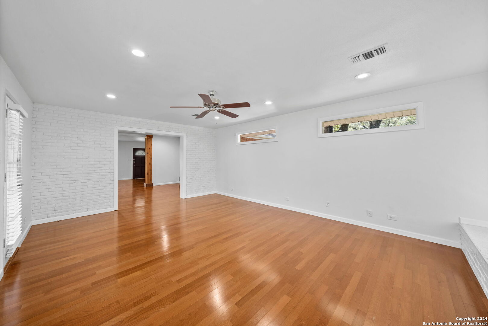 202 Donella Drive Hollywood Park TX 78232