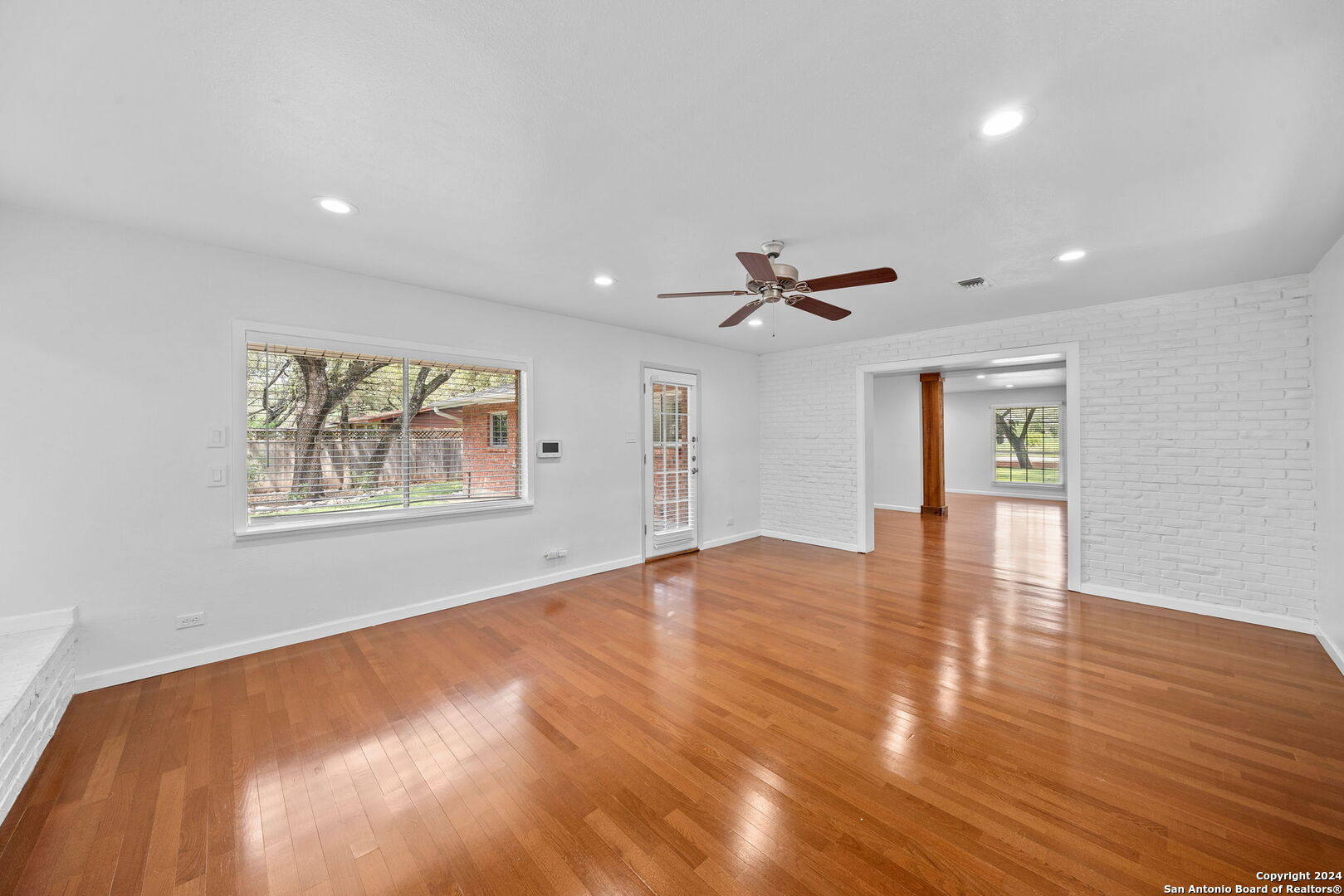 202 Donella Drive Hollywood Park TX 78232