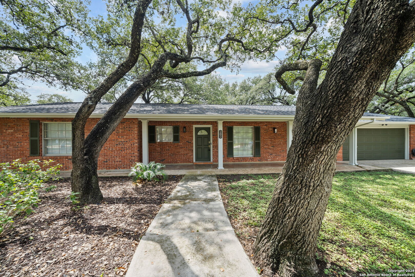 202 Donella Drive Hollywood Park TX 78232