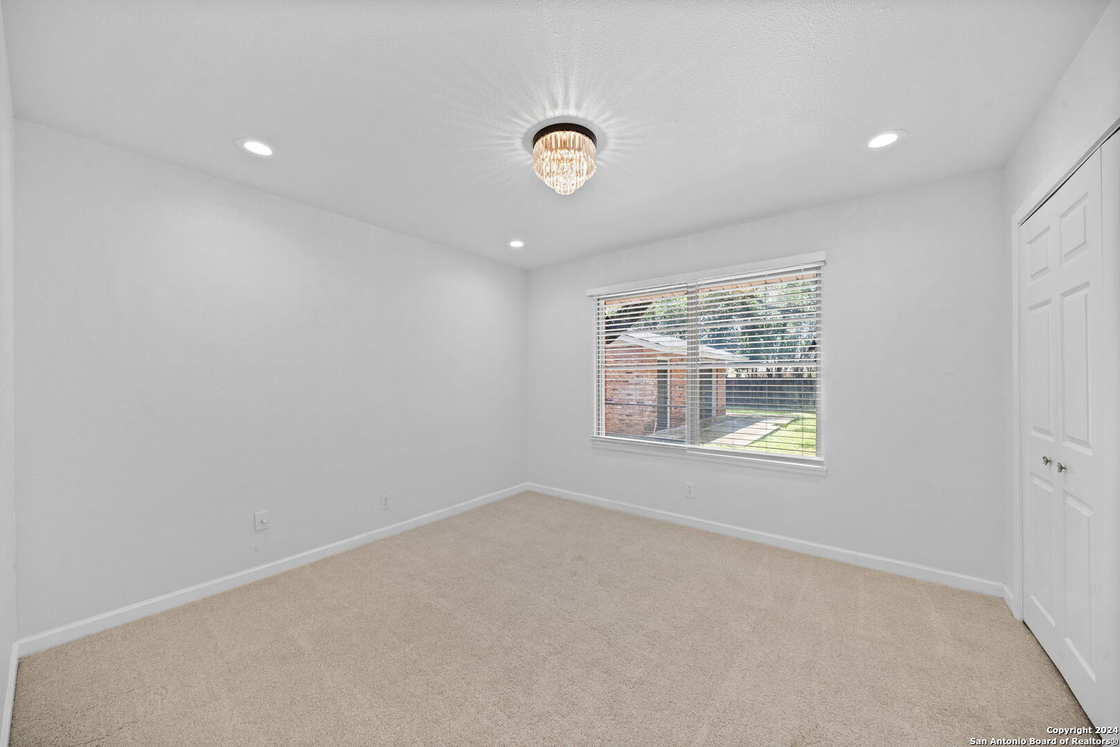 202 Donella Drive Hollywood Park TX 78232