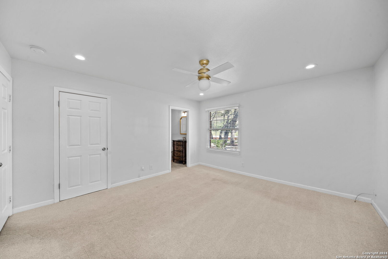 202 Donella Drive Hollywood Park TX 78232