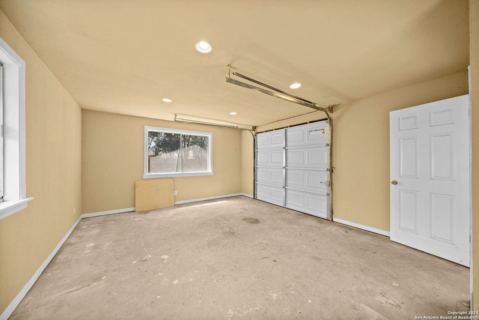 202 Donella Drive Hollywood Park TX 78232