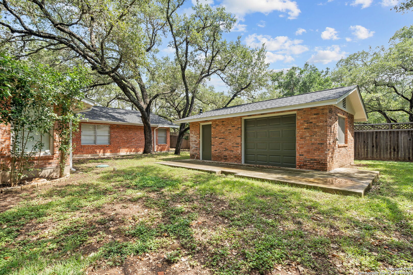 202 Donella Drive Hollywood Park TX 78232