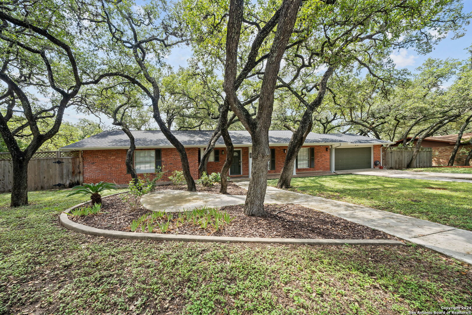 202 Donella Drive Hollywood Park TX 78232