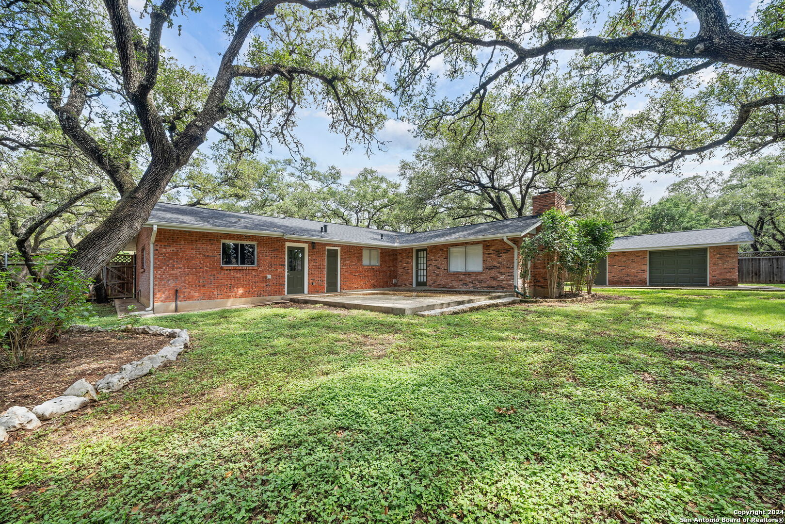 202 Donella Drive Hollywood Park TX 78232