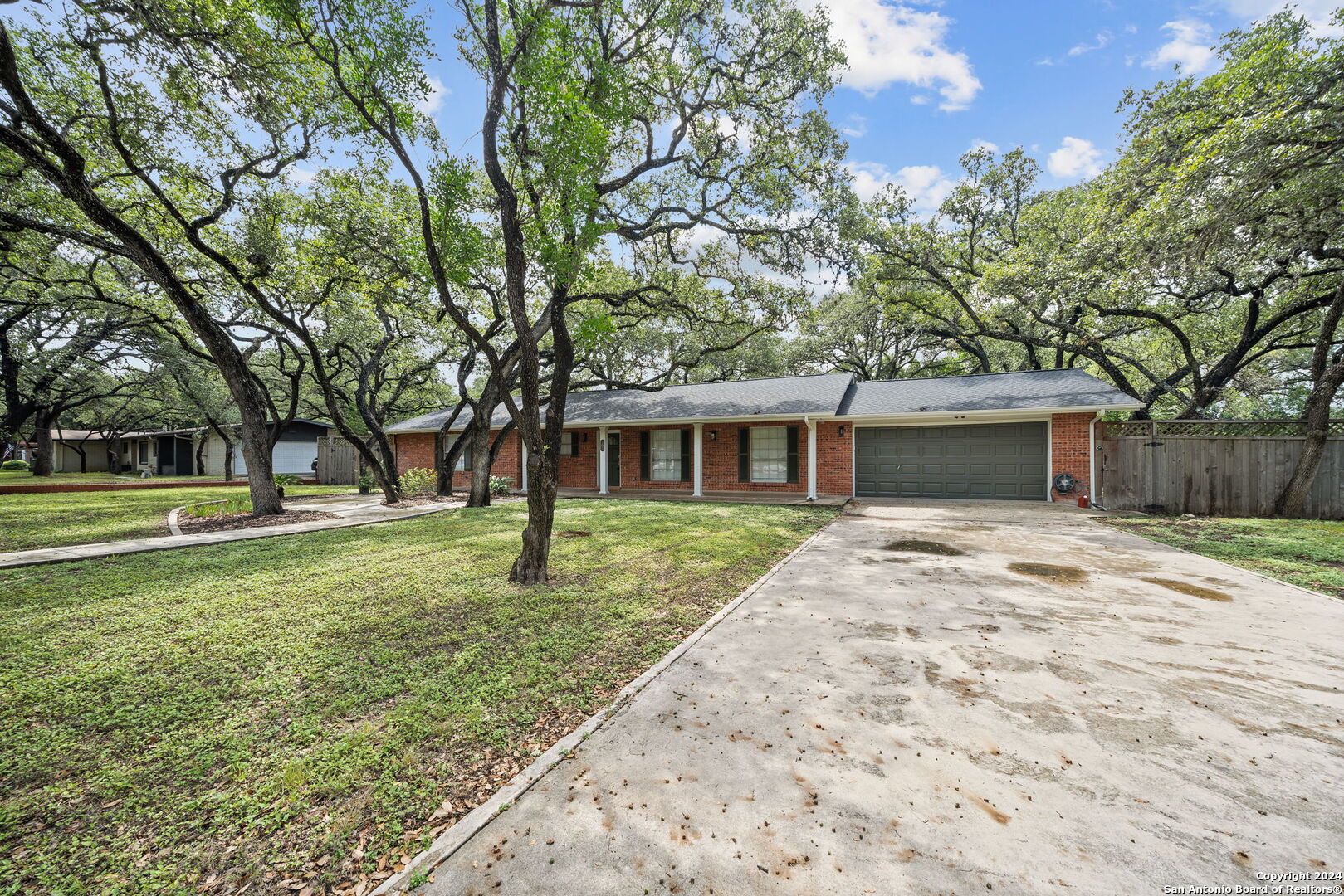 202 Donella Drive Hollywood Park TX 78232