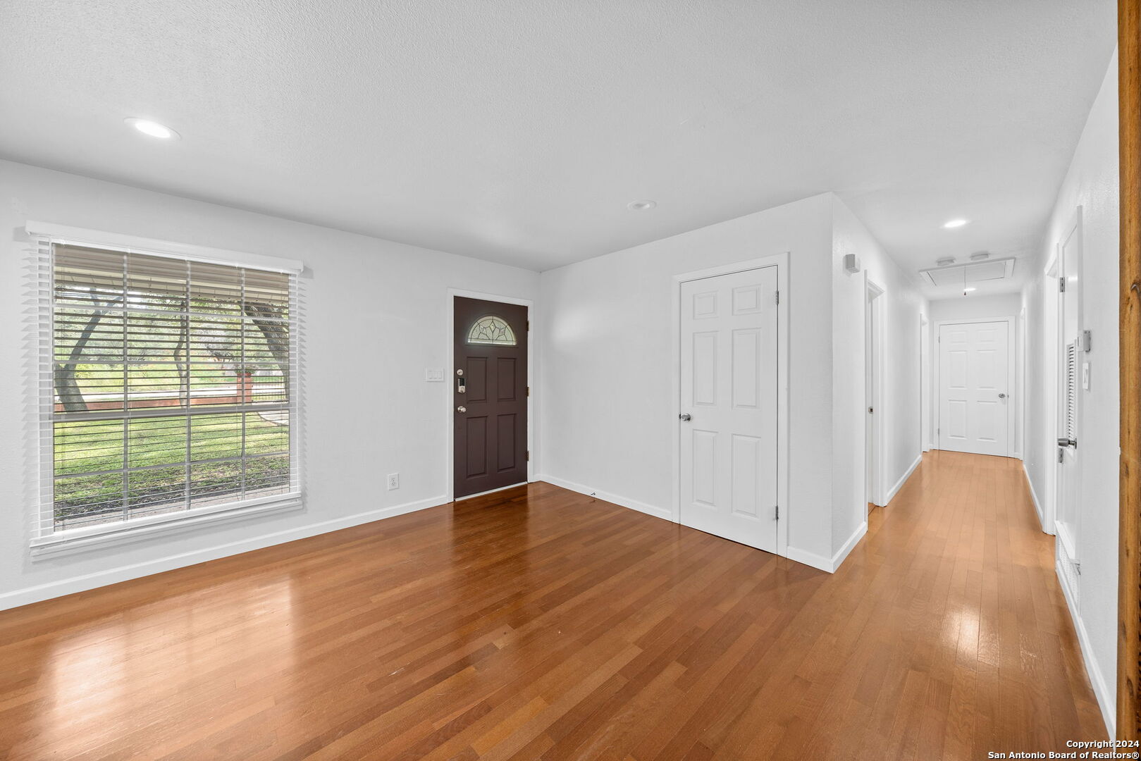 202 Donella Drive Hollywood Park TX 78232