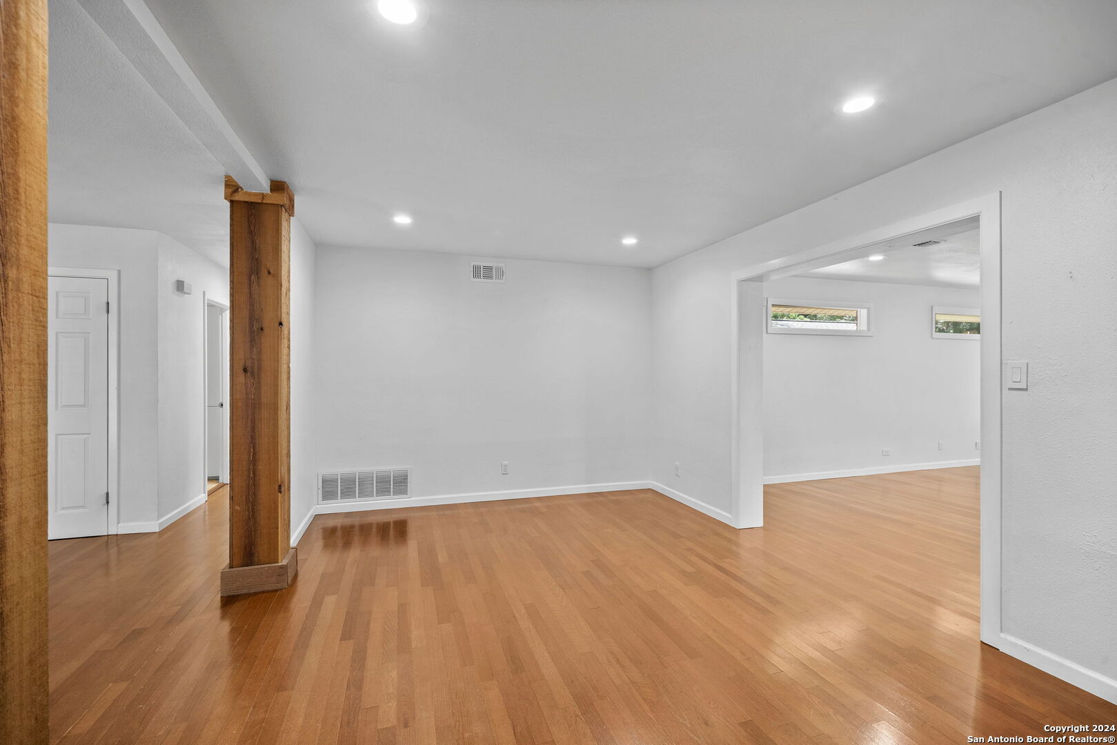 202 Donella Drive Hollywood Park TX 78232