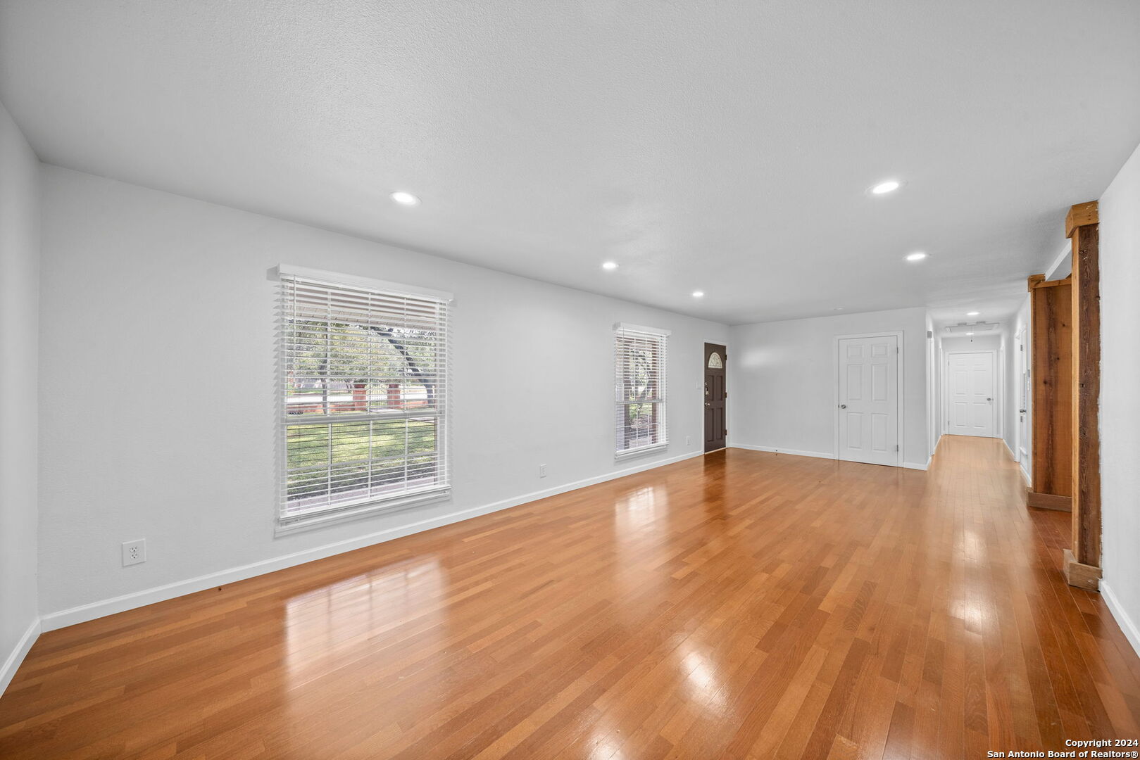 202 Donella Drive Hollywood Park TX 78232
