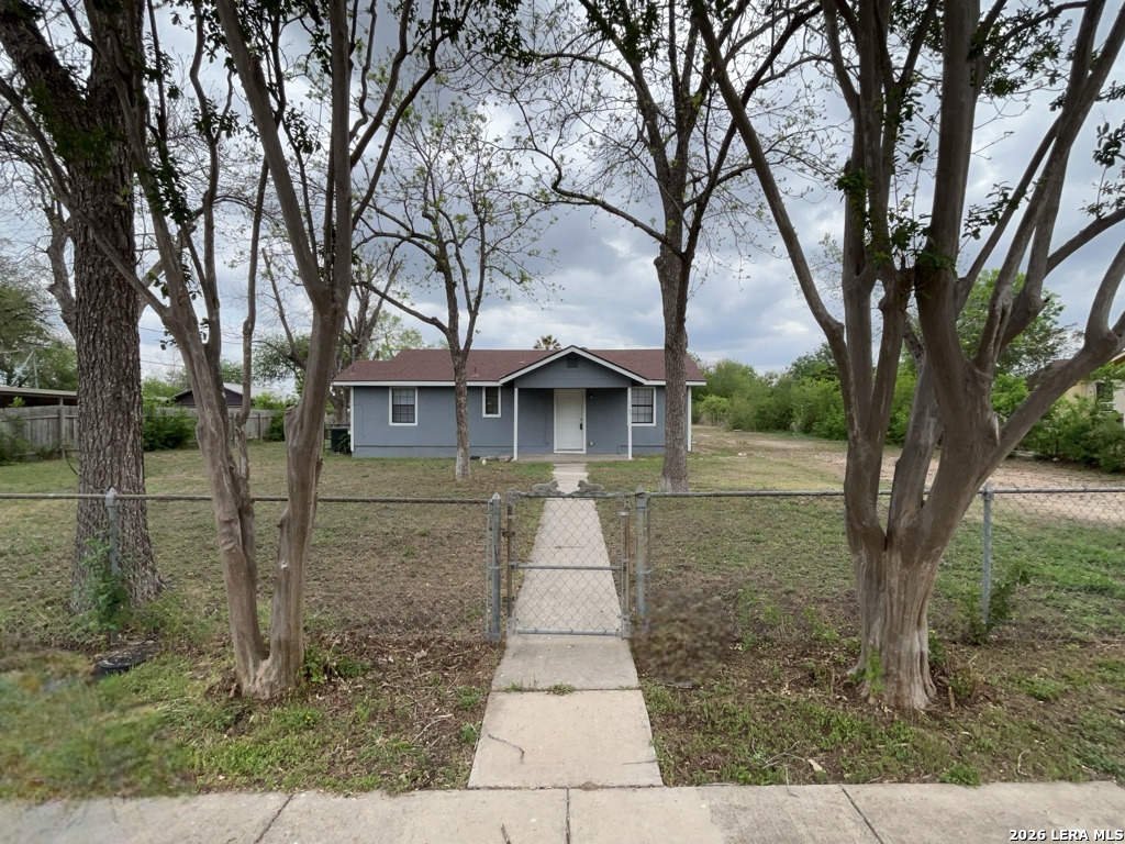 1142 W Villaret Boulevard San Antonio TX 78224