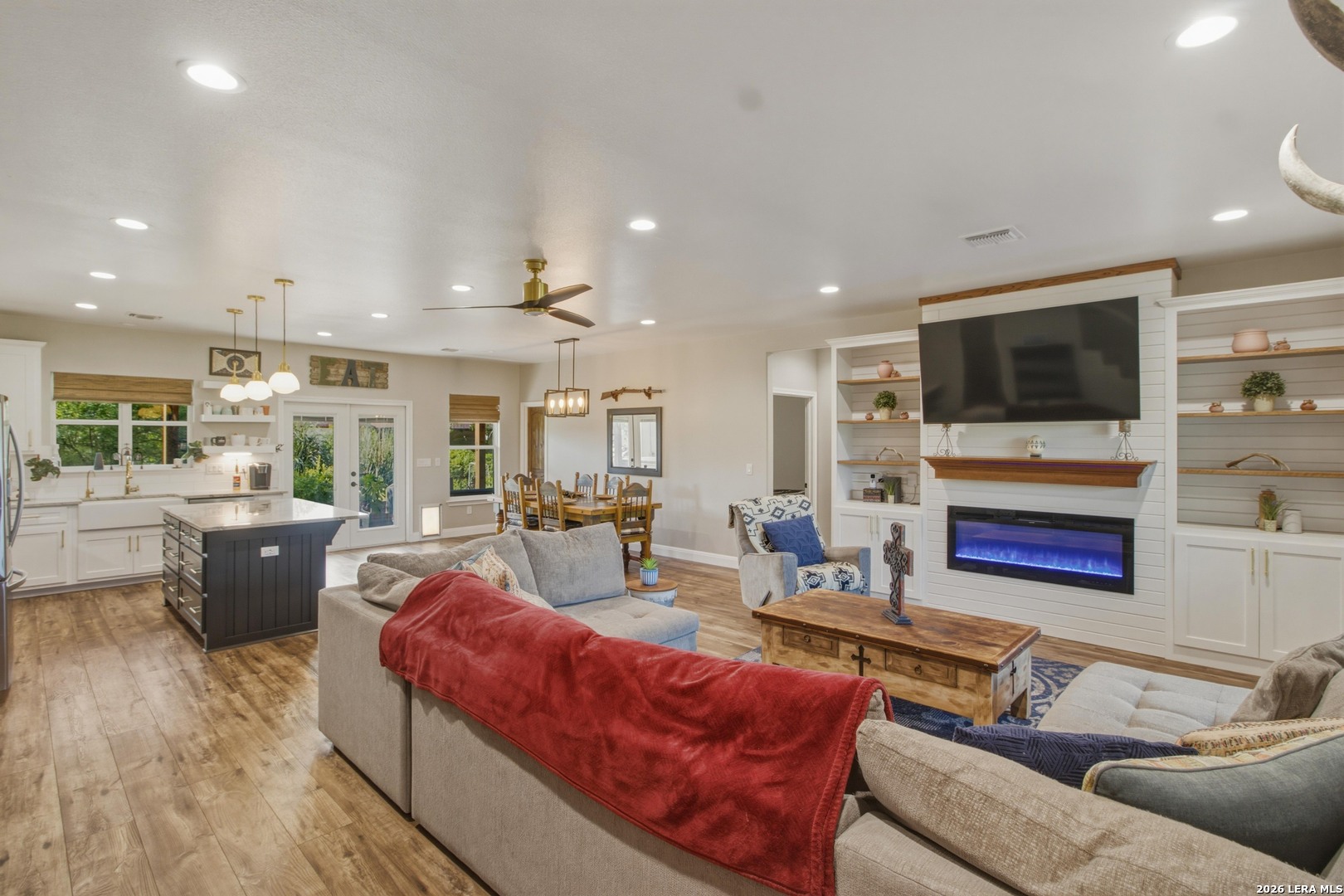 124 Creekwood Bandera TX 78003