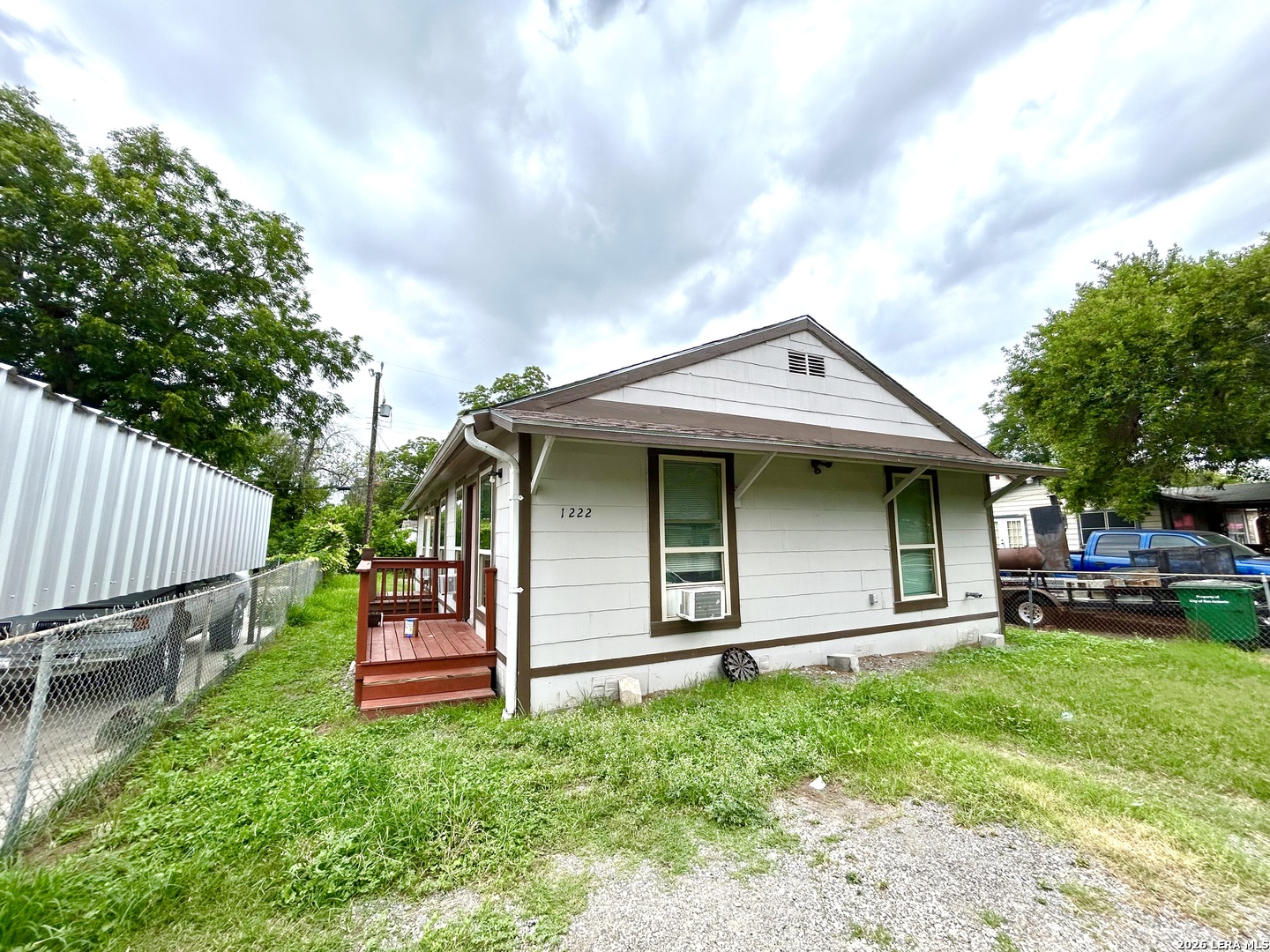 1222 Fenfield Avenue San Antonio TX 78211