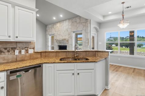 412 Shayla Lane Canyon Lake TX 78133