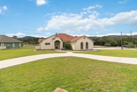 412 Shayla Lane Canyon Lake TX 78133
