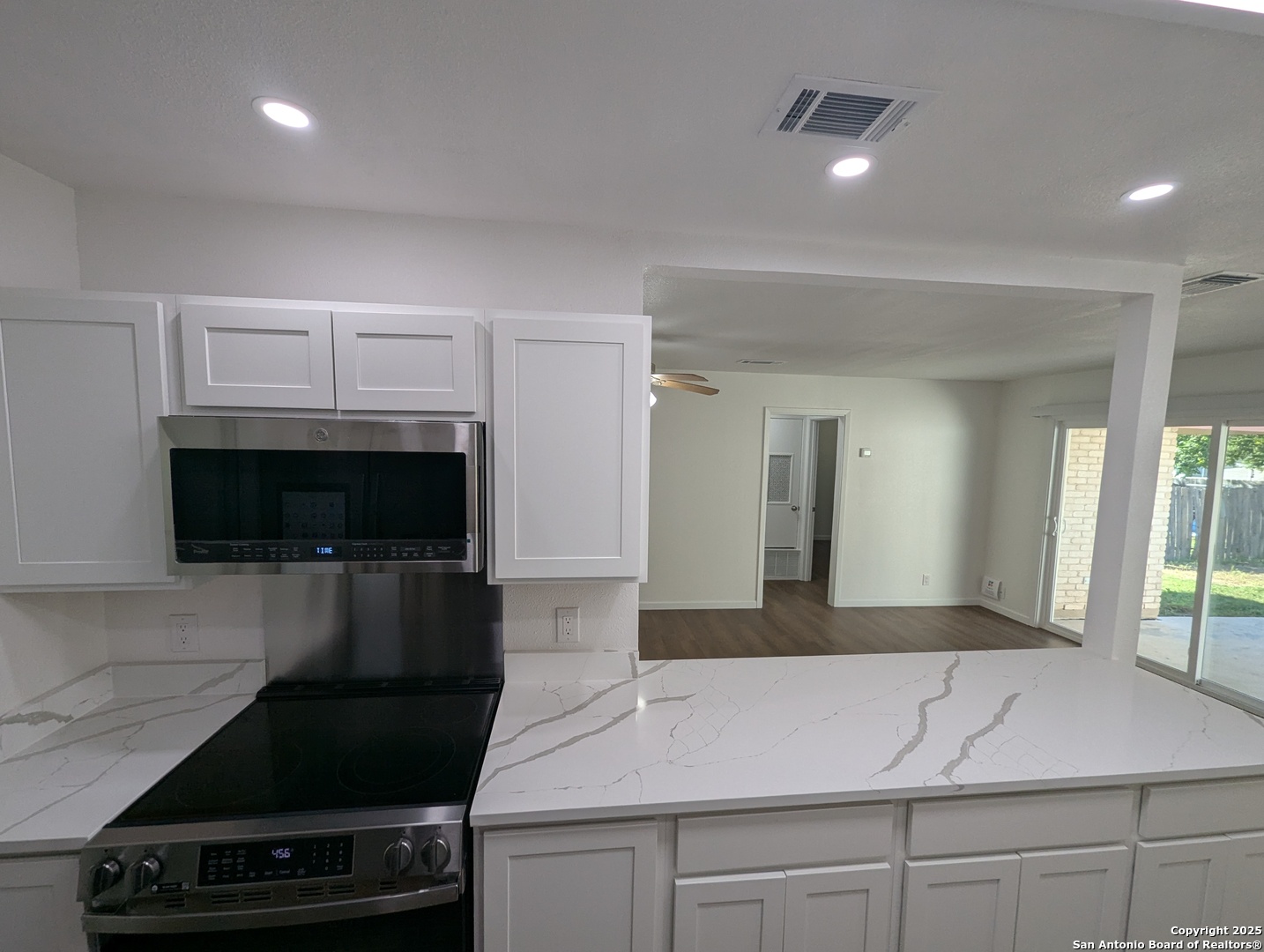 953 Serenade Drive San Antonio TX 78213