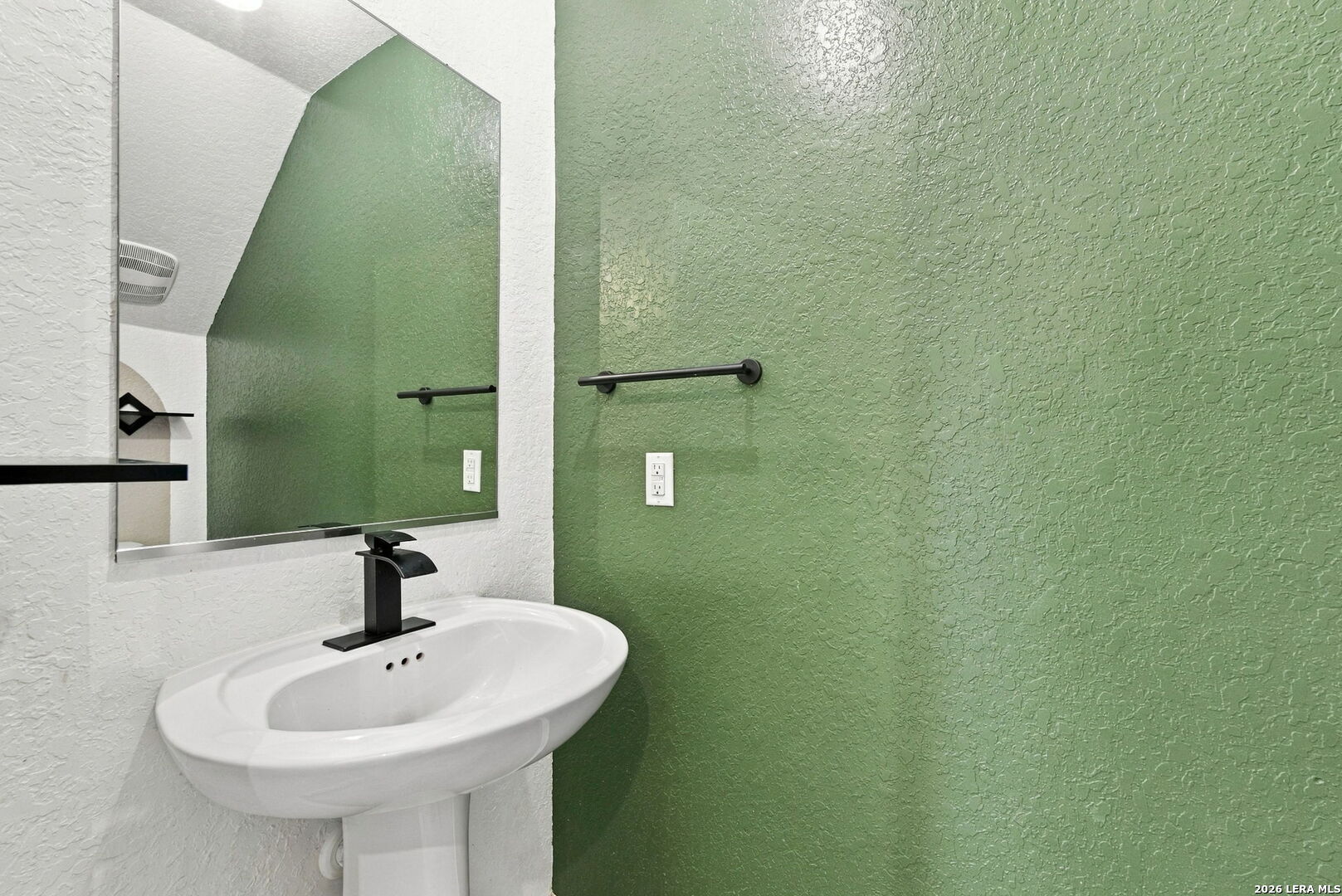 9599 Littleton Grist San Antonio TX 78254