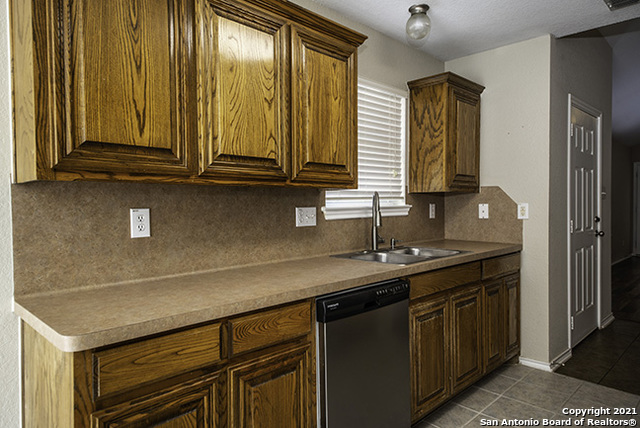 6507 Ithaca Forest San Antonio TX 78239