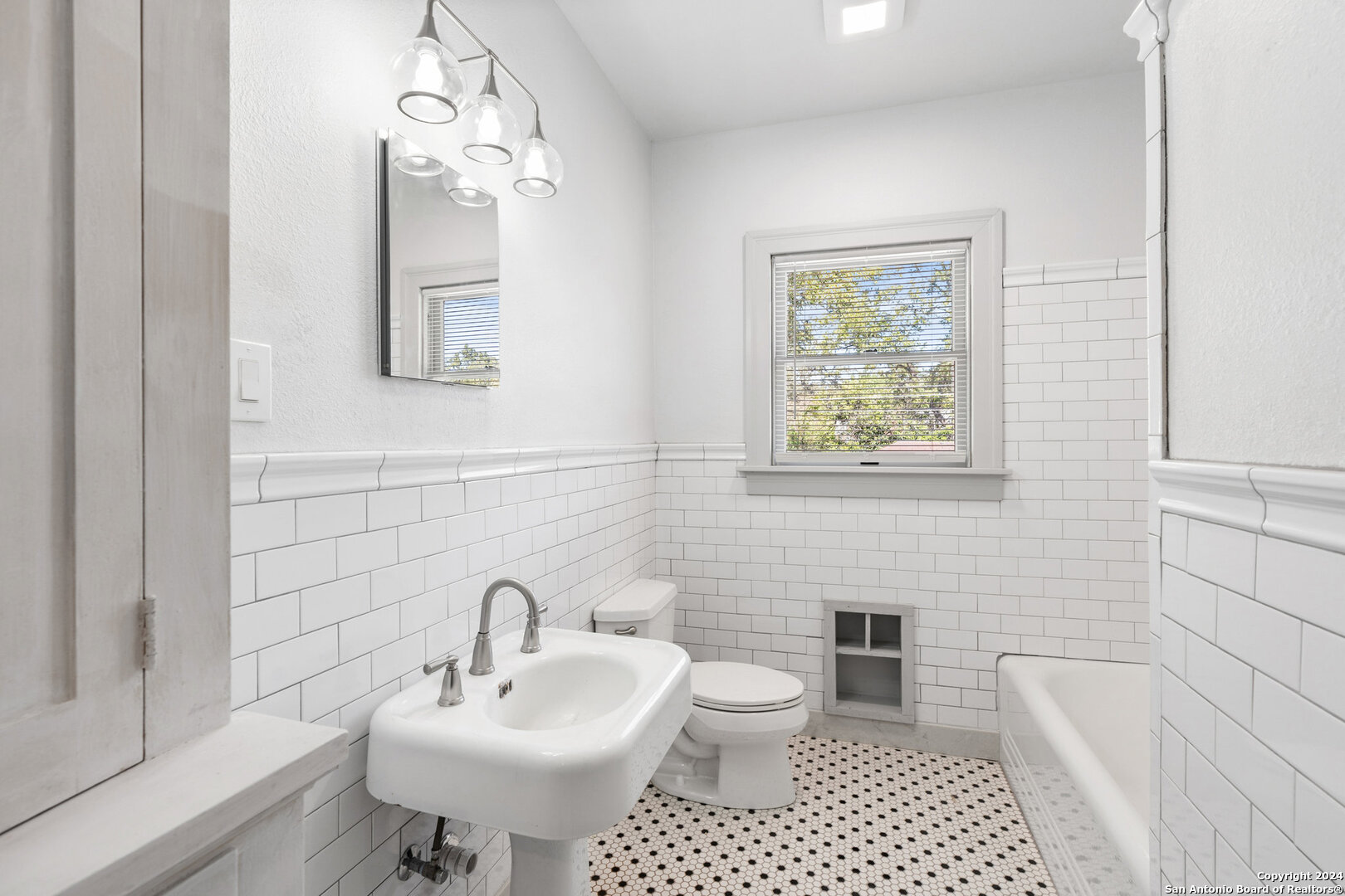 331 W Elsmere Place San Antonio TX 78212