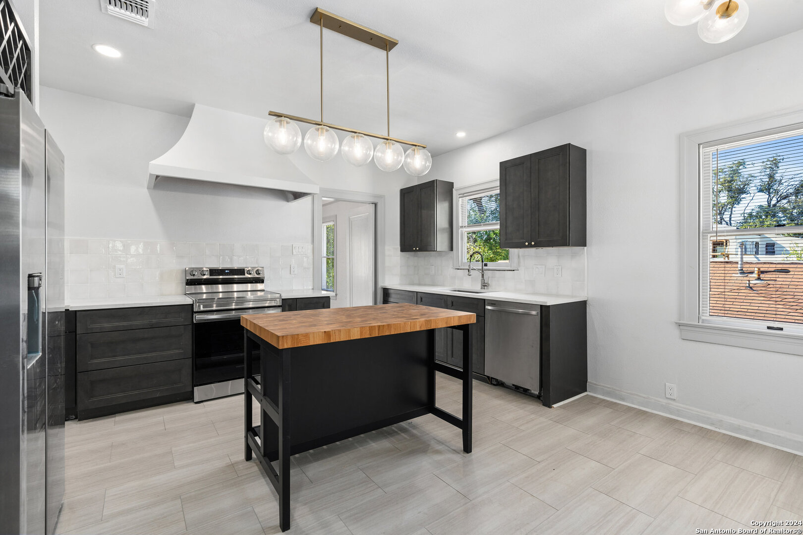 331 W Elsmere Place San Antonio TX 78212