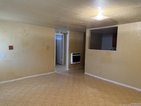 113 Claudia Uvalde TX 78801
