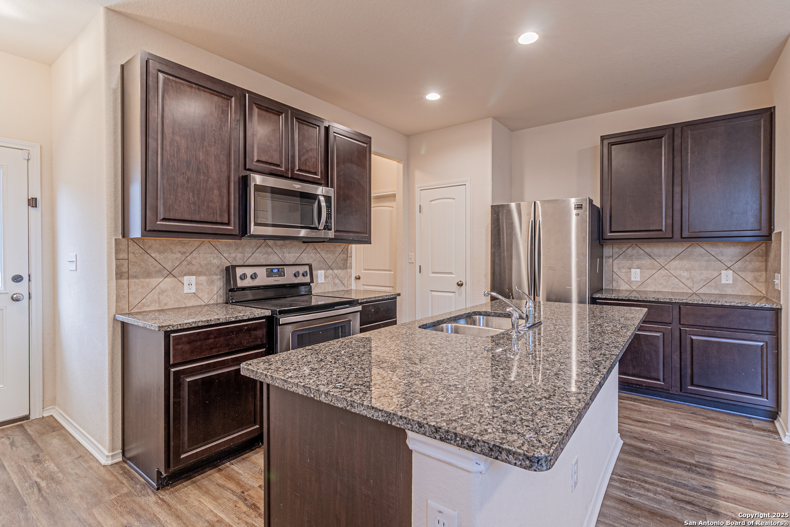 2733 Barkey Spring San Antonio TX 78245