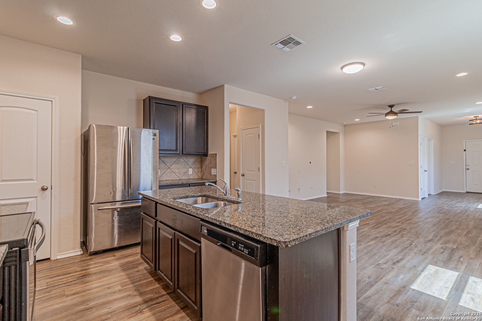 2733 Barkey Spring San Antonio TX 78245