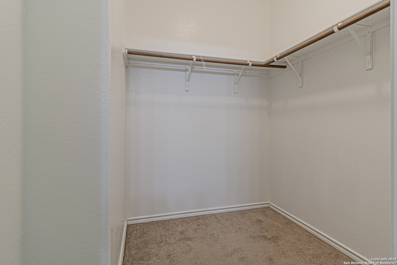 2733 Barkey Spring San Antonio TX 78245