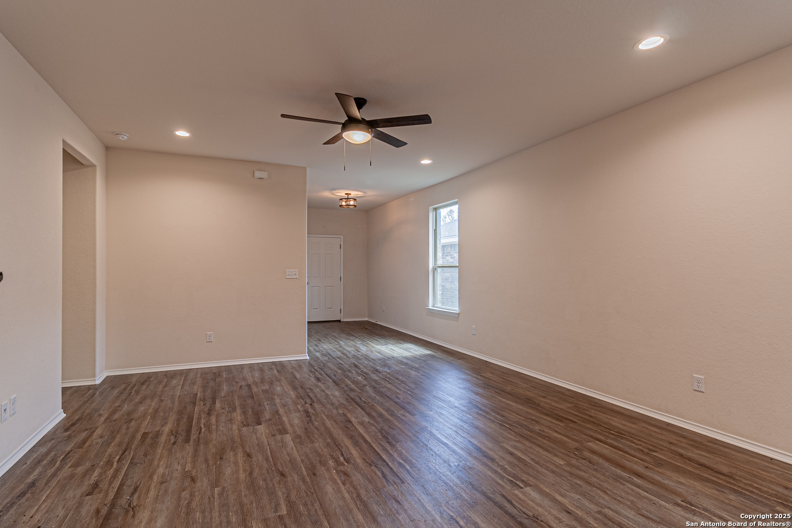 2733 Barkey Spring San Antonio TX 78245