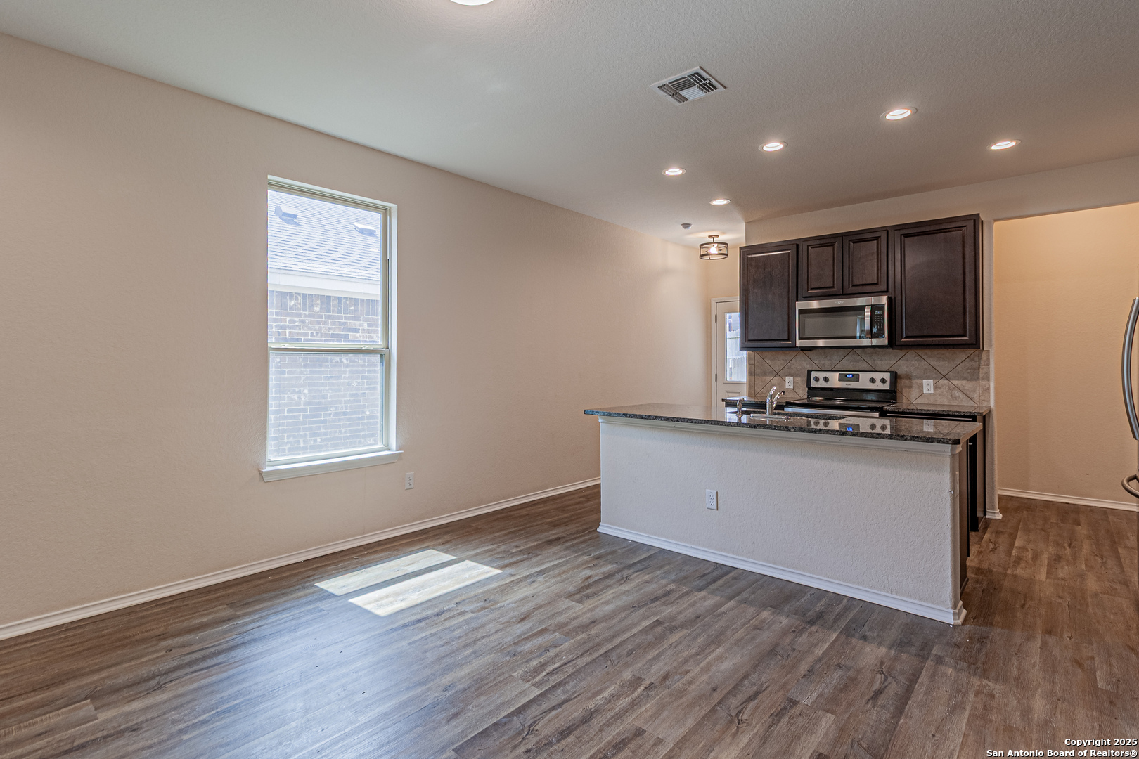 2733 Barkey Spring San Antonio TX 78245