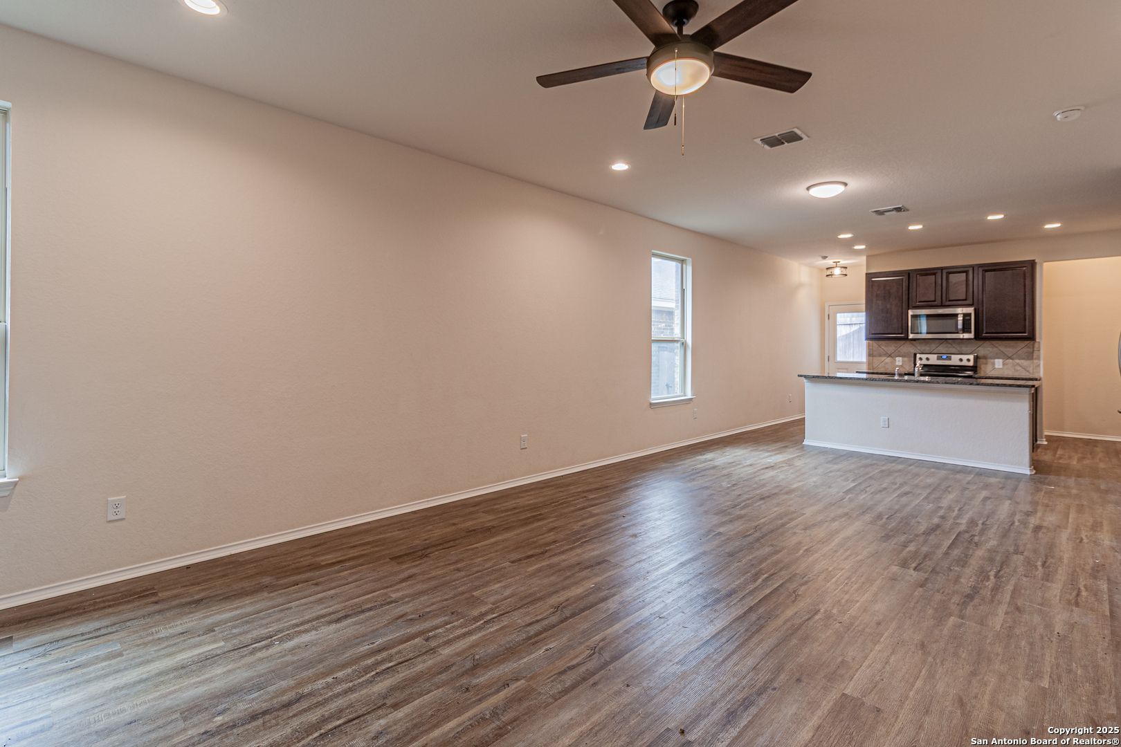 2733 Barkey Spring San Antonio TX 78245