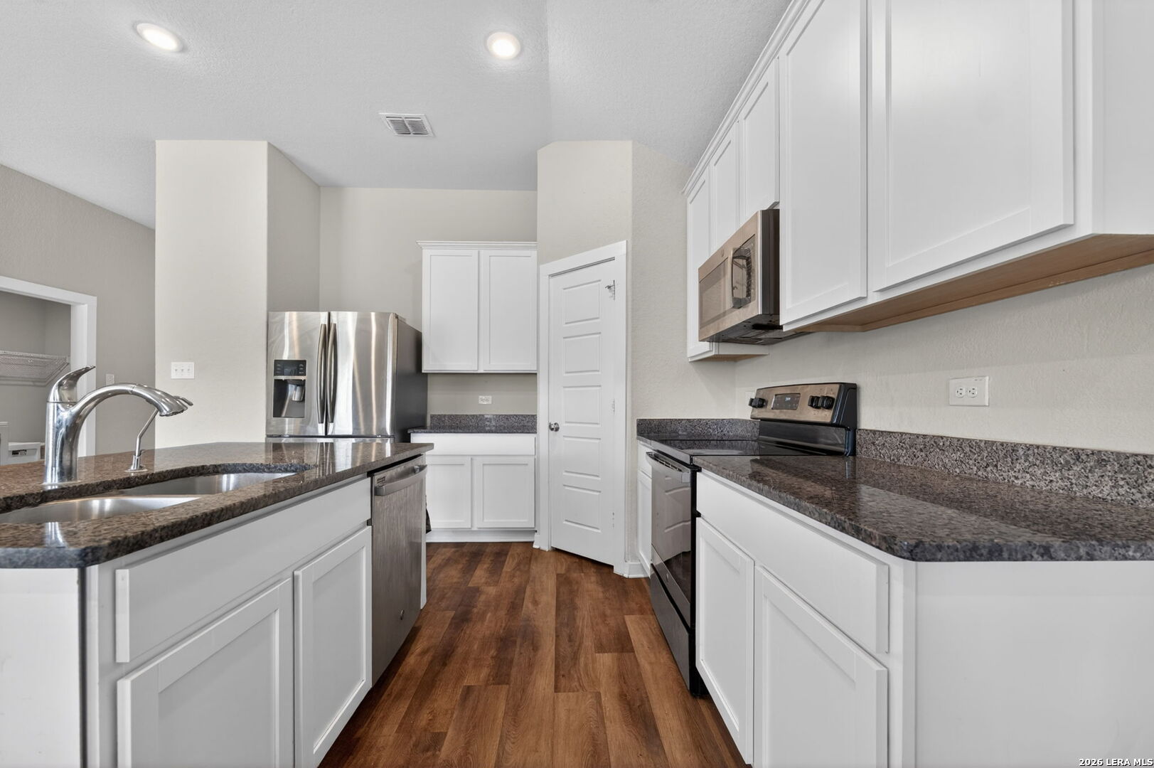 6907 Emerald Valley San Antonio TX 78242