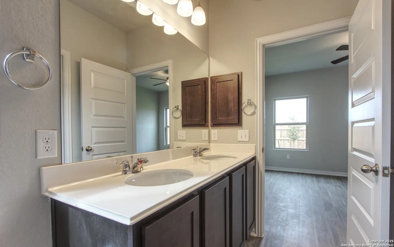 5423 Devils Gate Converse TX 78109