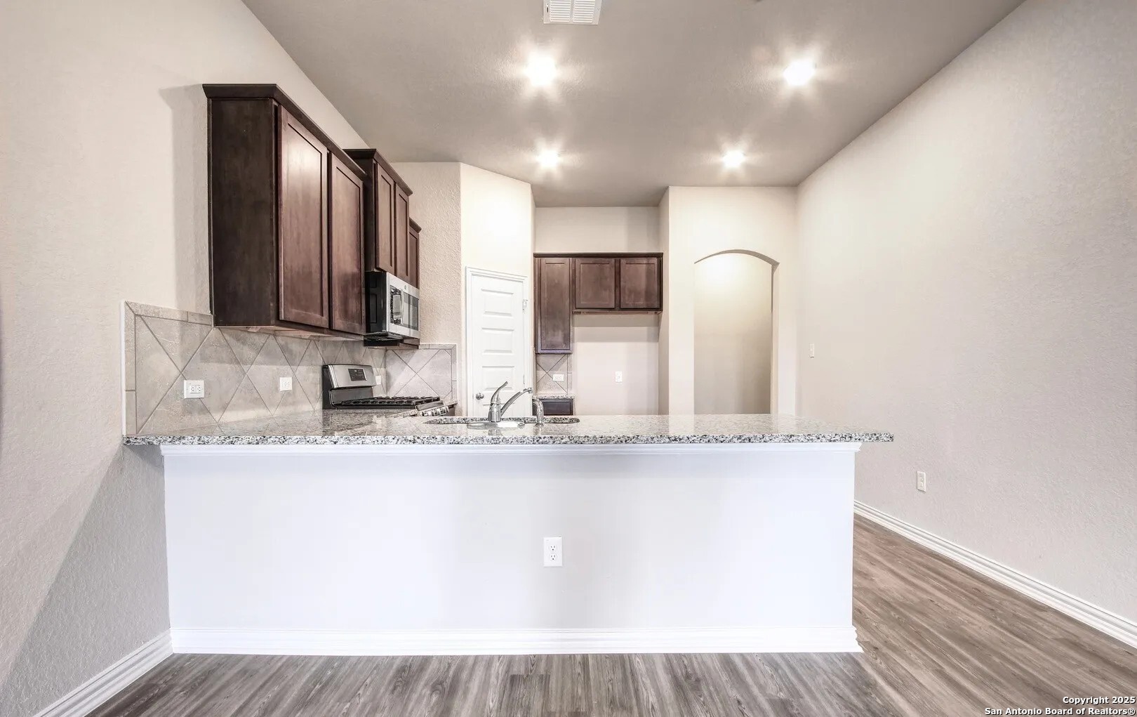 5423 Devils Gate Converse TX 78109