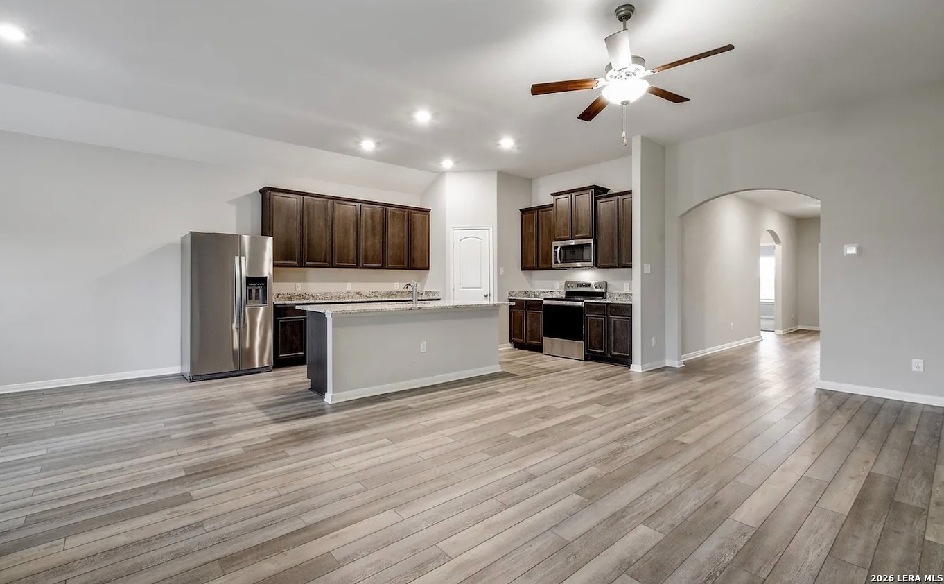 9122 Bennett Forest Converse TX 78109