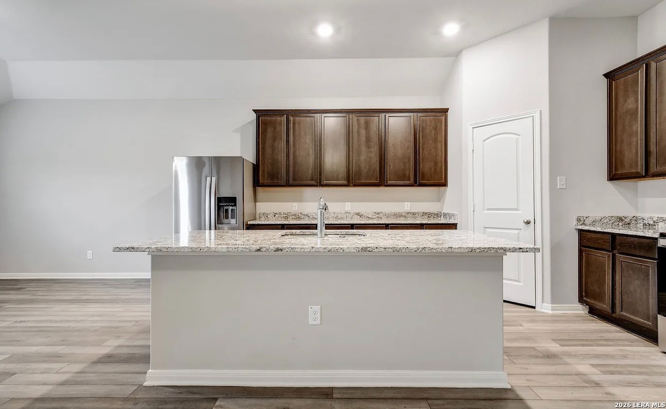 9122 Bennett Forest Converse TX 78109