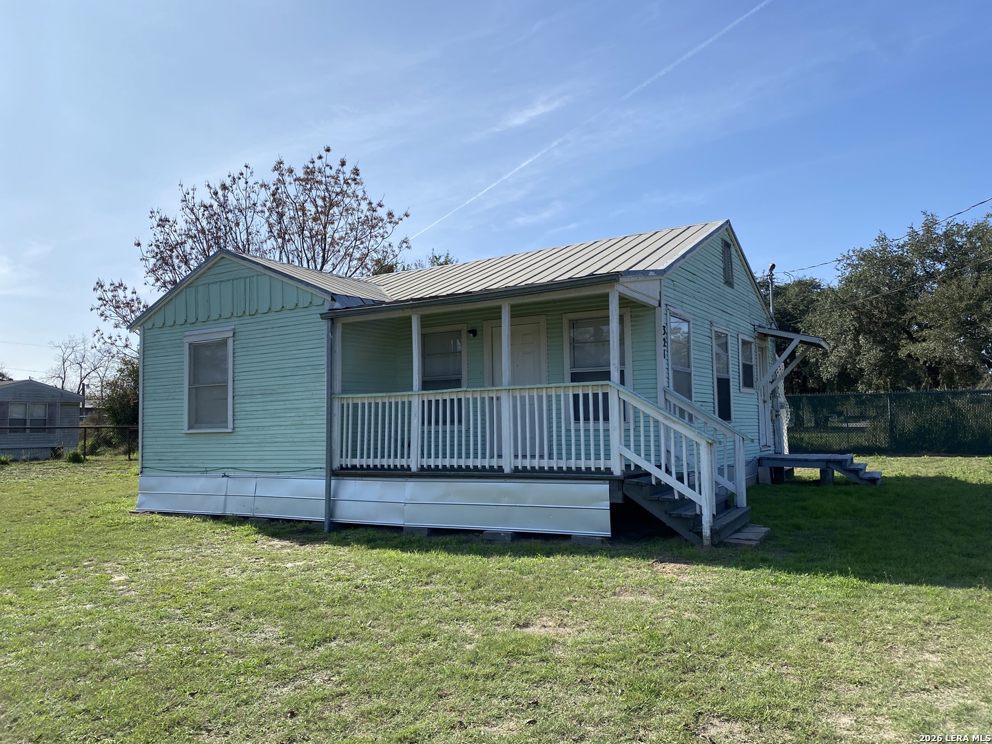 321 Duck Street Pleasanton TX 78064