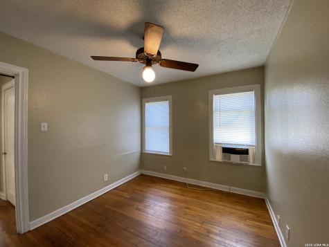 321 Duck Street Pleasanton TX 78064