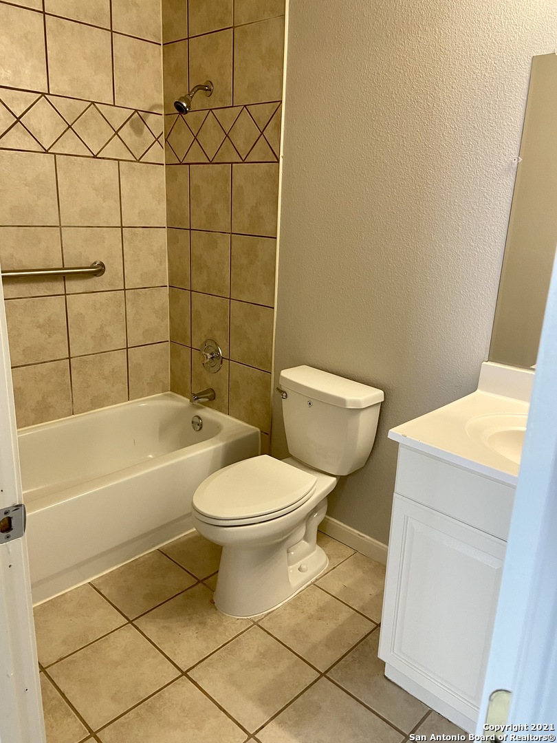 40 Chapel Hill Circle San Antonio TX 78240