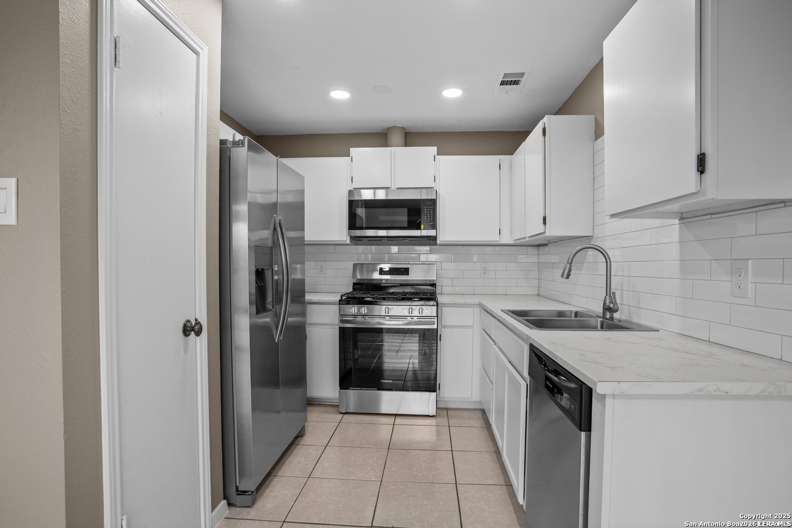 5279 Meadow Rise Street San Antonio TX 78250