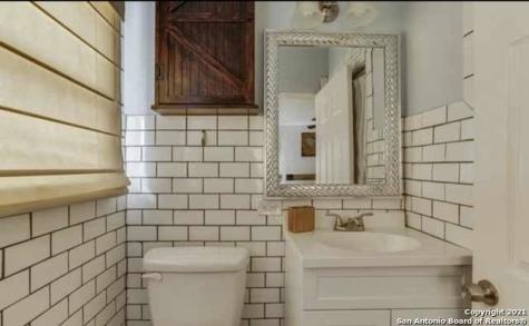 2102 W Mistletoe Avenue San Antonio TX 78201