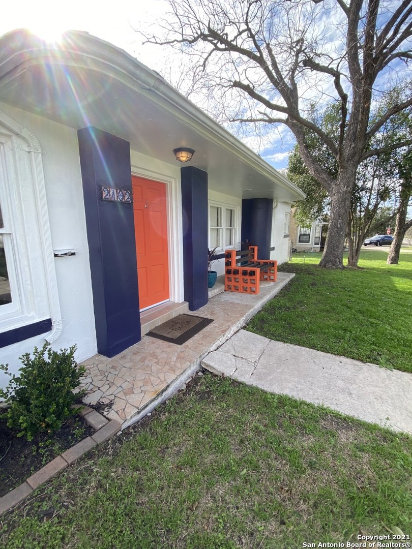 2102 W Mistletoe Avenue San Antonio TX 78201