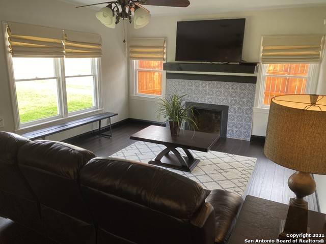 2102 W Mistletoe Avenue San Antonio TX 78201